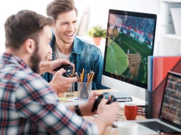 天天玩游戏的工作，你愿意做吗？